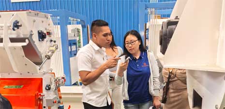 南美客戶訪問強福機械購買飼料顆粒成套設(shè)備